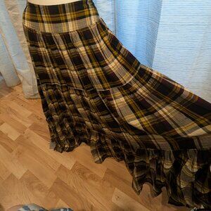 Tiered Plaid Maxi Skirt - Natural Life - Size M (more like a large)